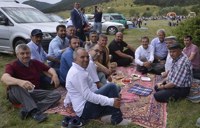 BAŞKAN ATAÇ BAYRAM SEVİNCİNİ PAYLAŞTI